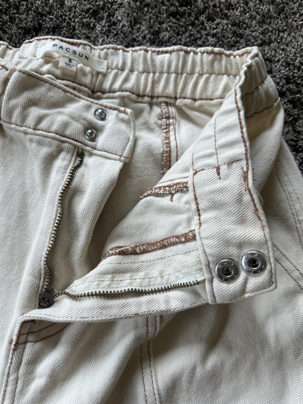 PacSun Women's Straight Leg Cargo Pants in Off-White Light Tan Size Small - Picture 4 of 11